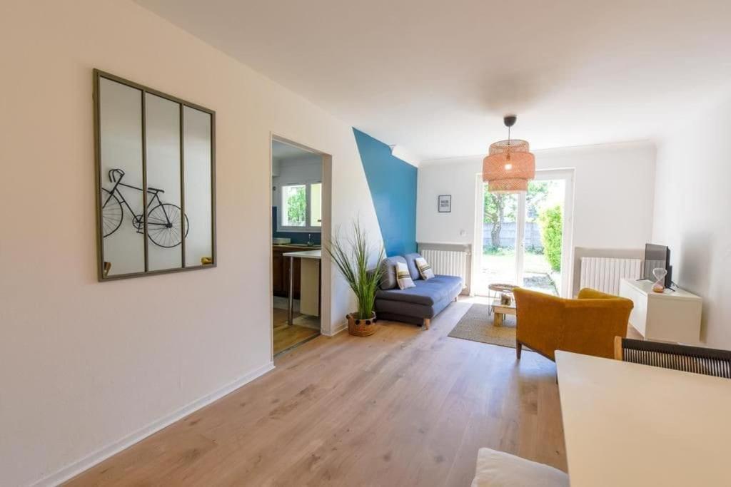 Charmant Logement Plein Pied Au Coeur Du Village Castelculier Exterior foto